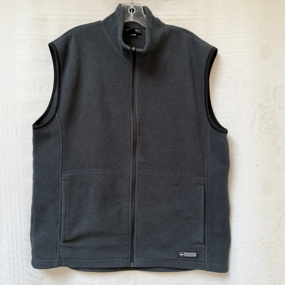 REI Sweatshirt Men XL Black Fleece Vest Full Zip Logo Sleeveless Outdoor Cozy